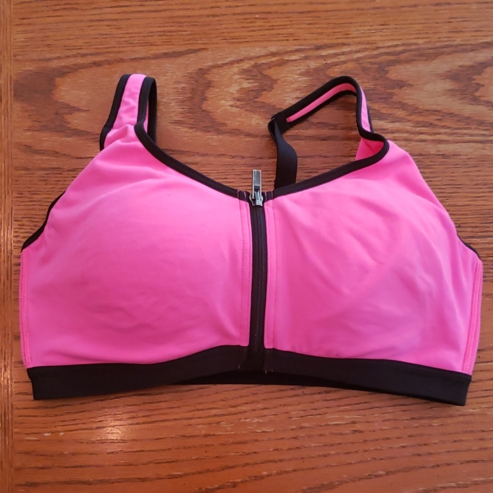 VS Knockout Sports Bra 36D